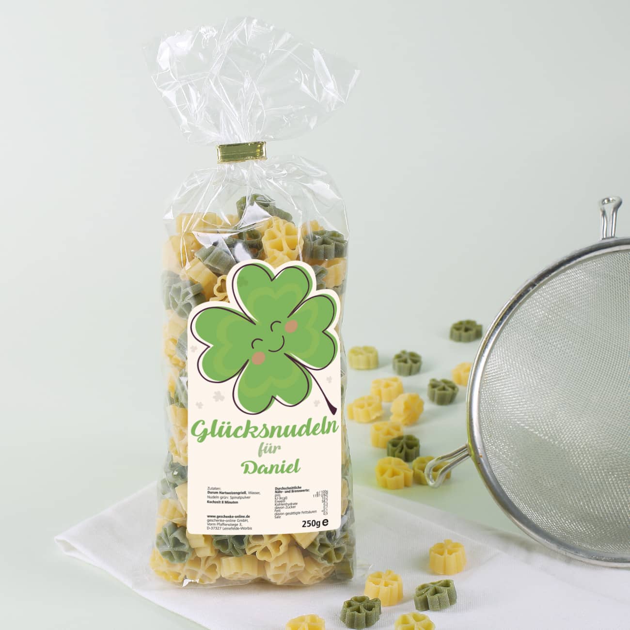 Glücksnudeln in Kleeblattform mit Wunschname