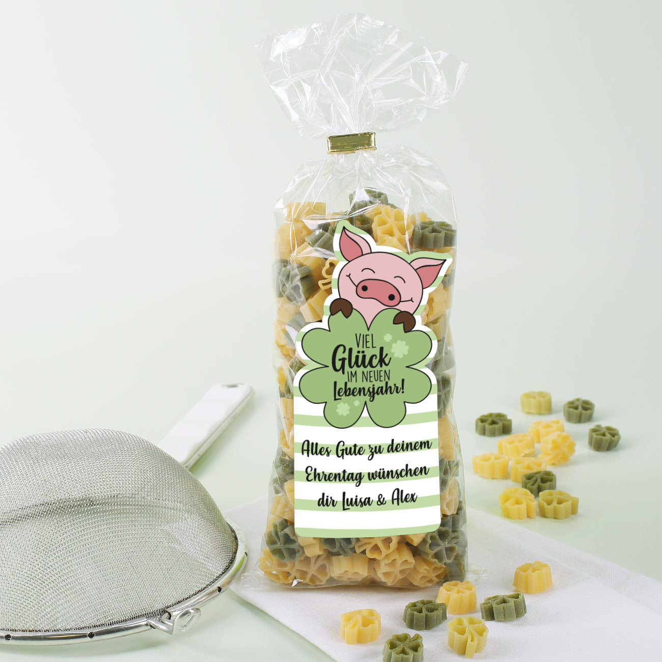 Kleeblattnudeln zum Geburtstag - Viel Glück im neuen Lebensjahr