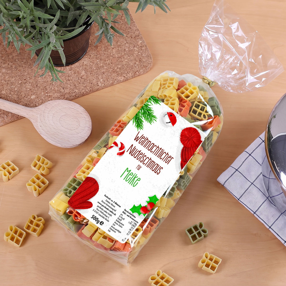 Weihnachtliche Geschenknudeln mit persönlichem Etikett für Meike