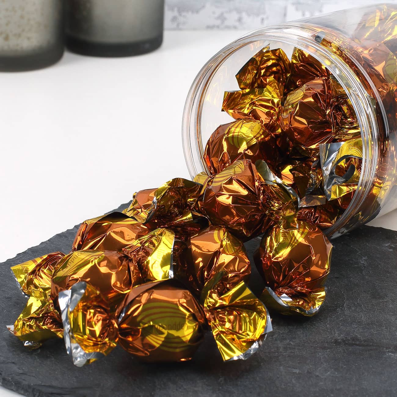 Pralinen einzeln verpackt.