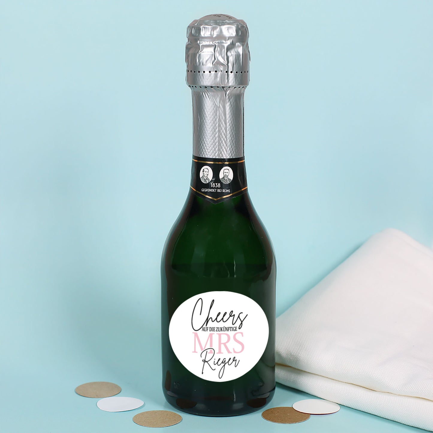 Personalisierte Mini-Sektflasche – „Cheers auf die zukünftige Mrs" mit Wunschname | Geldermann