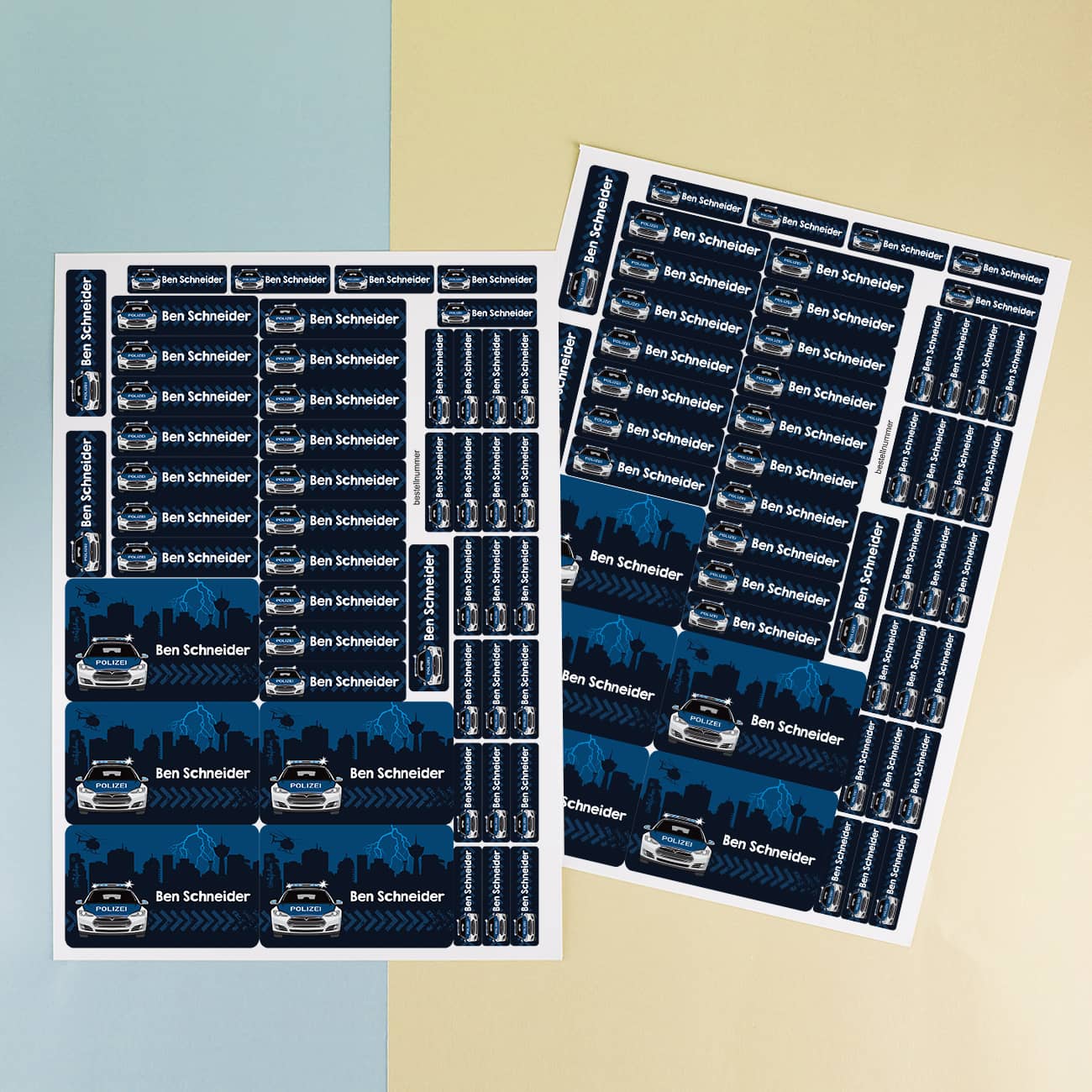 Aufkleber mit Streifenwagen und Name