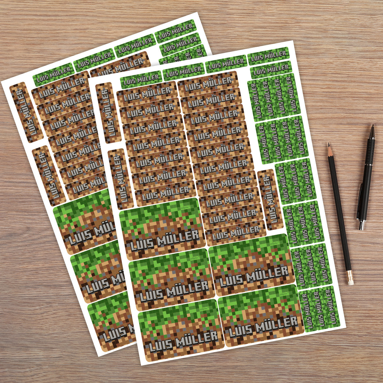 Namensaufkleber im Pixel Art Style