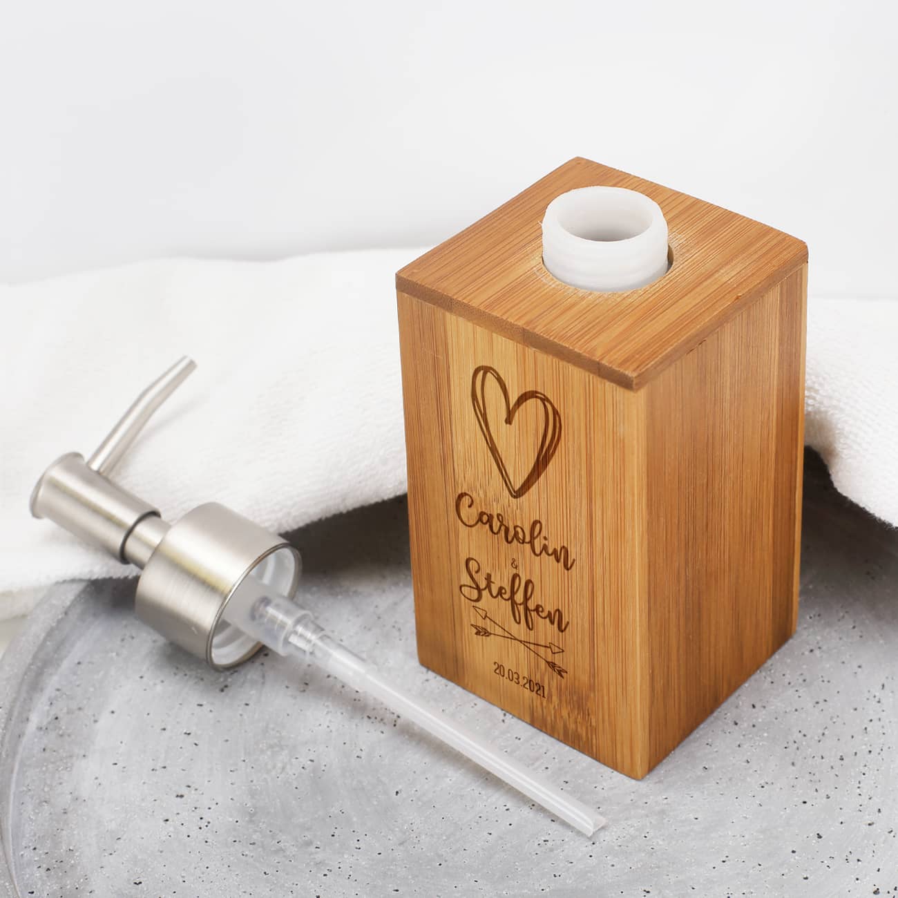 Mit Plastik-Inlay im Seifenspender