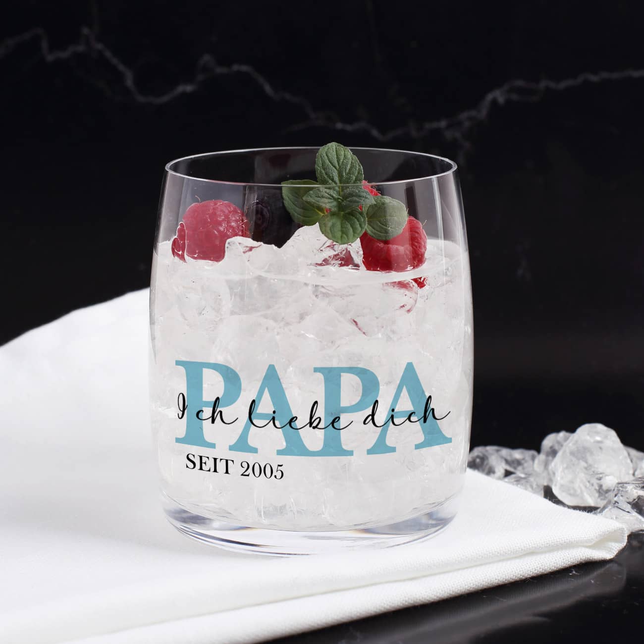 Persönliches Whiskey oder Wasserglas für den Papa