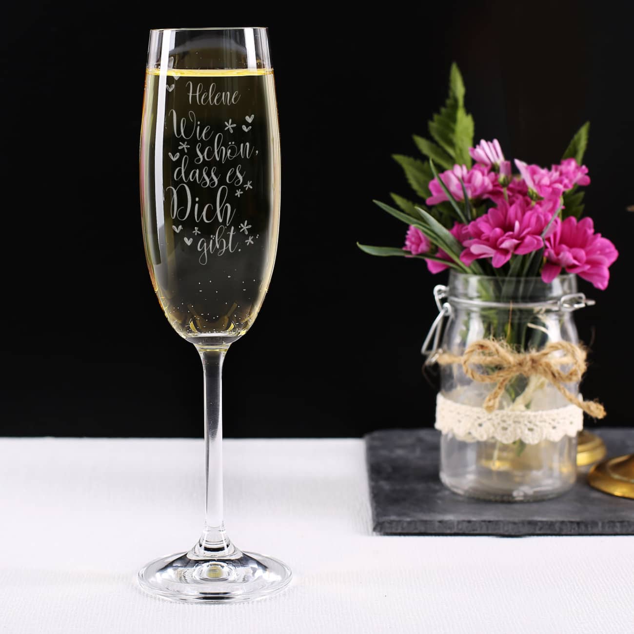 Sektglas - Wie schön, dass es Dich gibt - mit Namensgravur