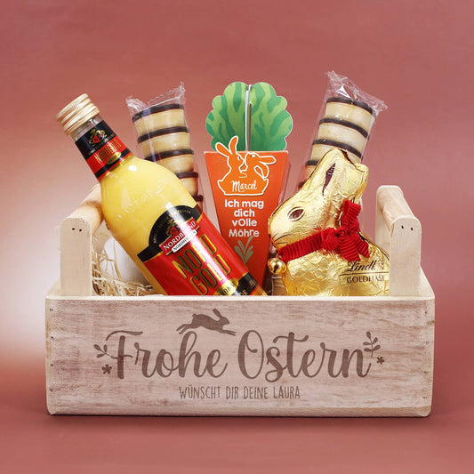 Geschenkset zu Ostern mit Eierlikör, Waffelbechern & Lindt Schokolade im gravierten Geschenkkorb