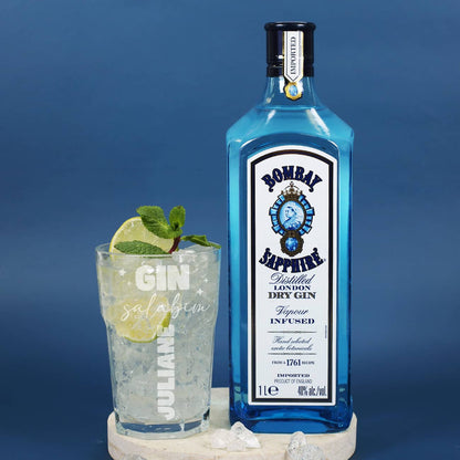 Ginglas mit Namensgravur & eine Flasche Bombay Sapphire London Dry Gin