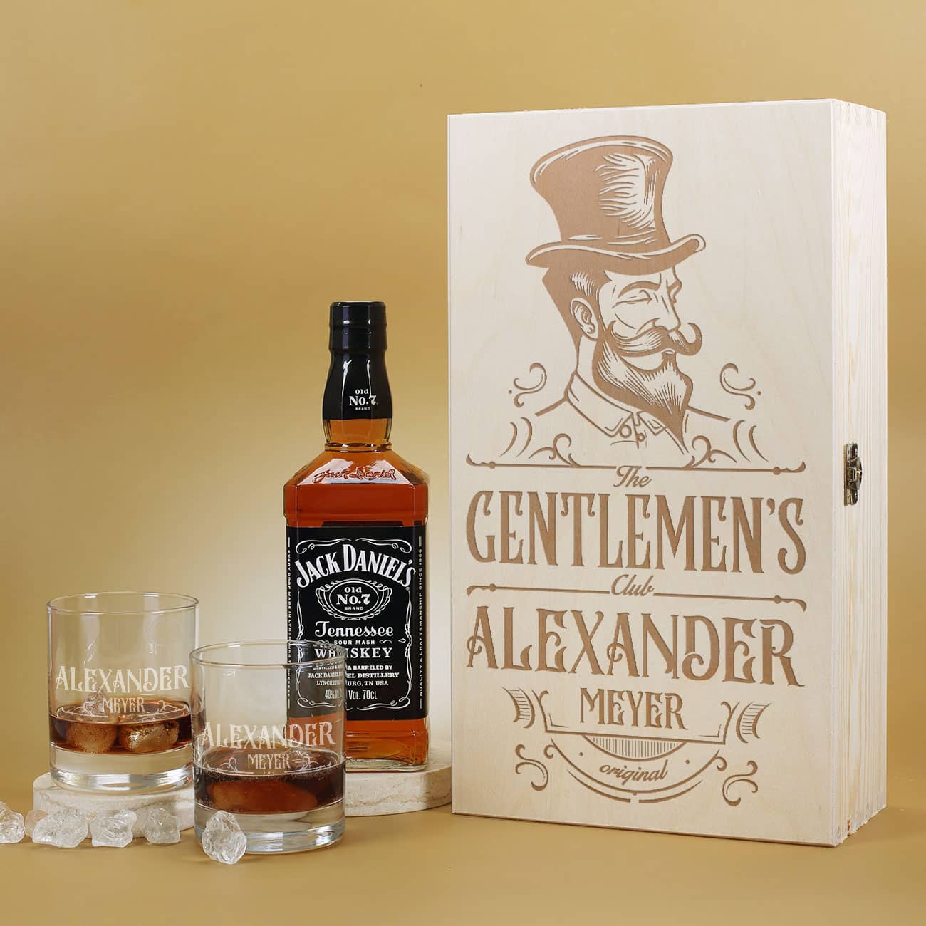 Whiskey Geschenkset mit 0,7 l Flasche Jack Daniels, zwei Whiskeygläser, Geschenkbox aus Holz