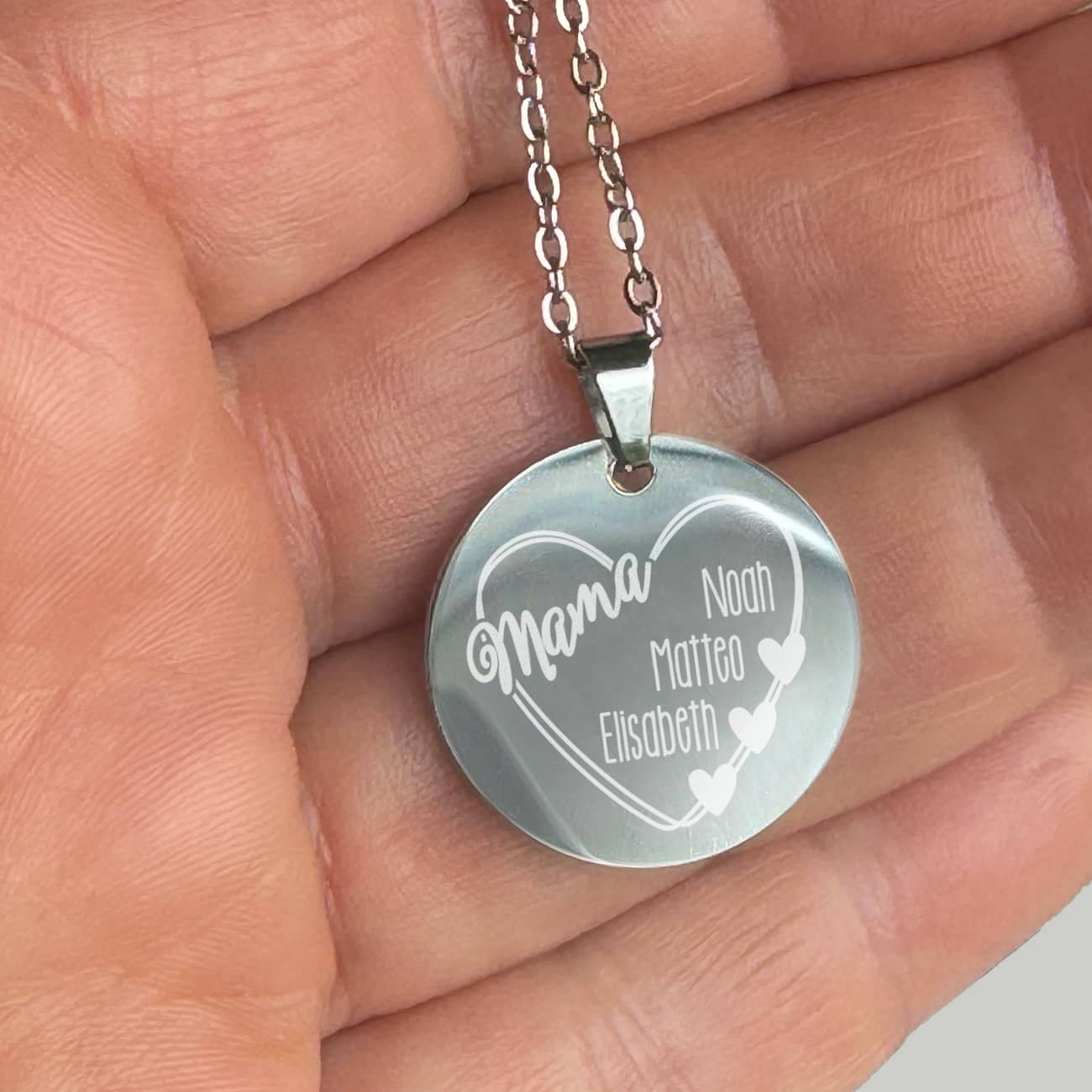 Muttertag - Geschenk - Halskette mit Namen der Kinder in Mamas Herz