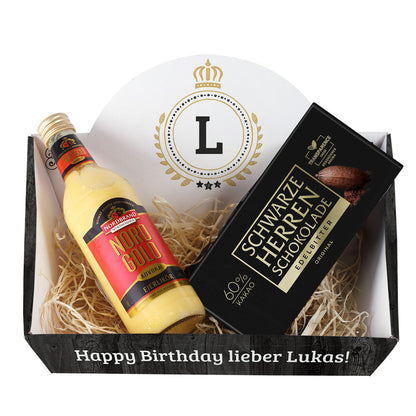 Geschenkkorb für Männer mit persönlichem Druck und verschiedenen Füllungen