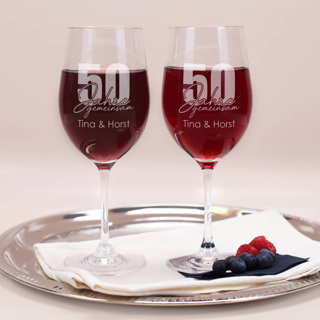 50 Jahre gemeinsam - Geschenkset zur goldenen Hochzeit mit Wein nach Wahl, Wunschnamen und Text