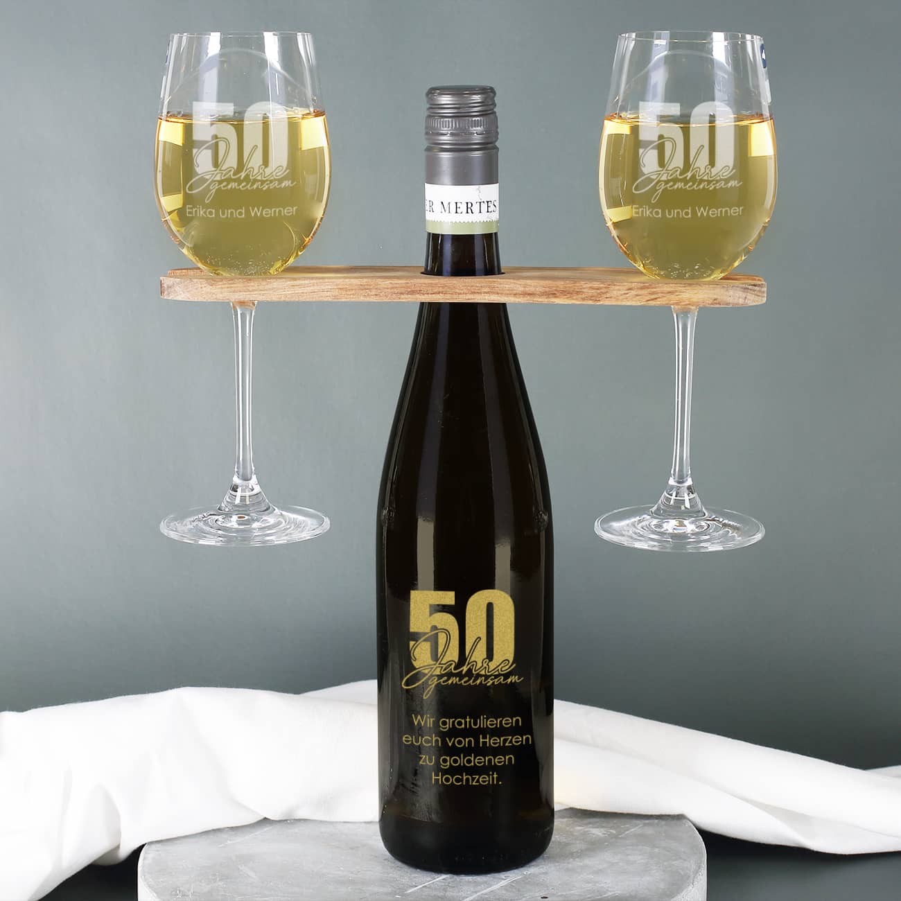 50 Jahre gemeinsam - Geschenkset zur goldenen Hochzeit mit Wein nach Wahl, Wunschnamen und Text