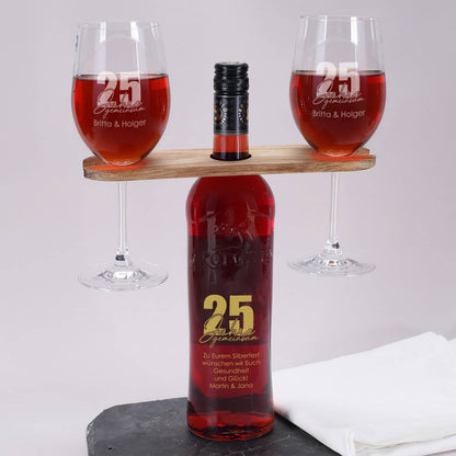 25 Jahre gemeinsam - Geschenkset mit gravierten Weingläsern und Weiflasche