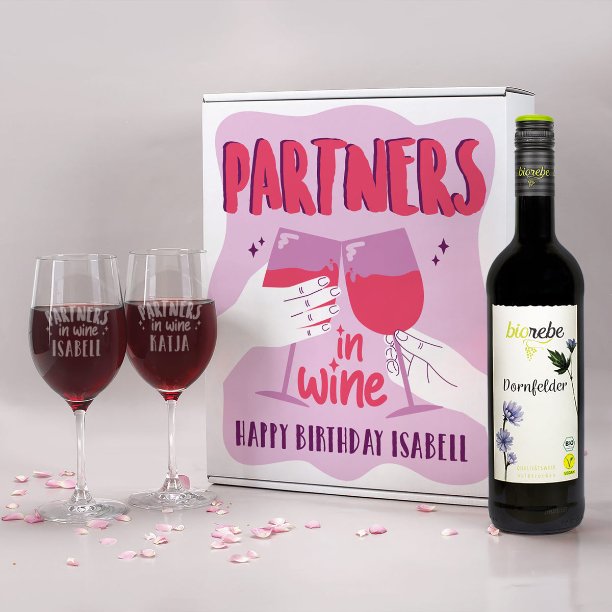 Partners in Wine - Wein Geschenk Set mit zwei Weingläsern und veganem Biorebe Wein