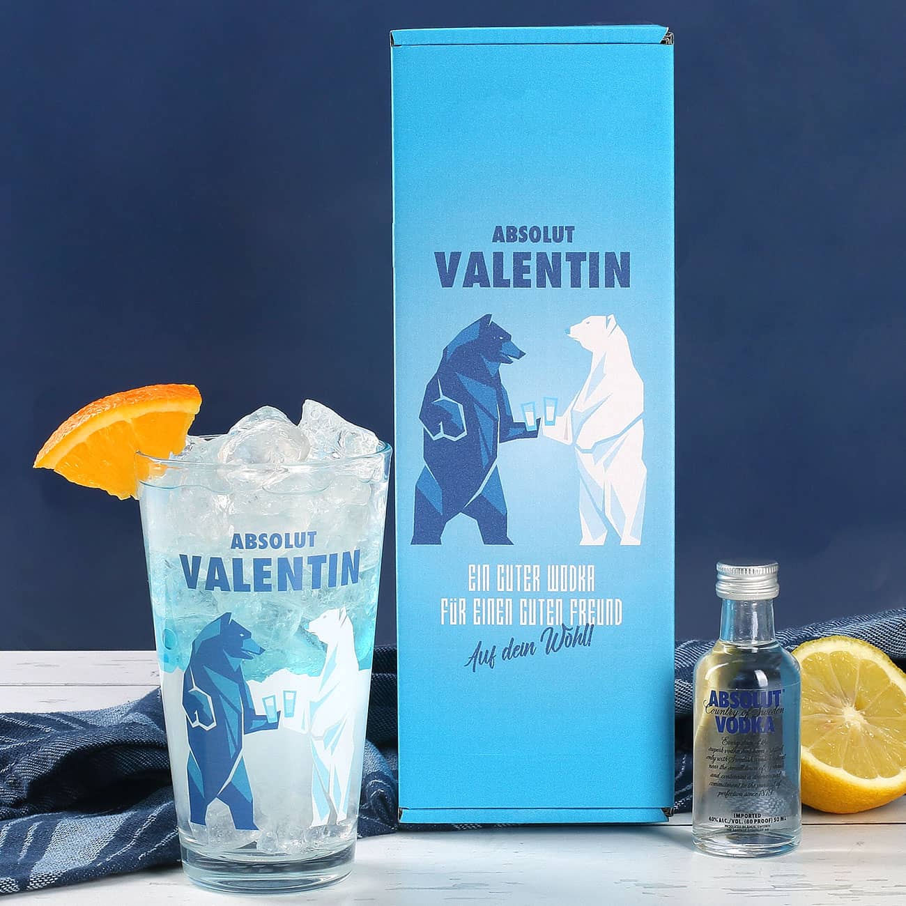 Geschenk-Set Absolut Vodka Flasche mit umlaufend bedrucktem Vodkaglas und persönlicher  Geschenkverpackung