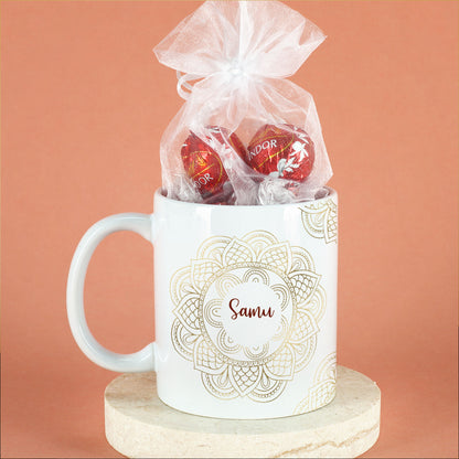 Geschenkset zu Ramadan mit personalisierter Tasse im Mandala-Design und süßer Füllung nach Wahl