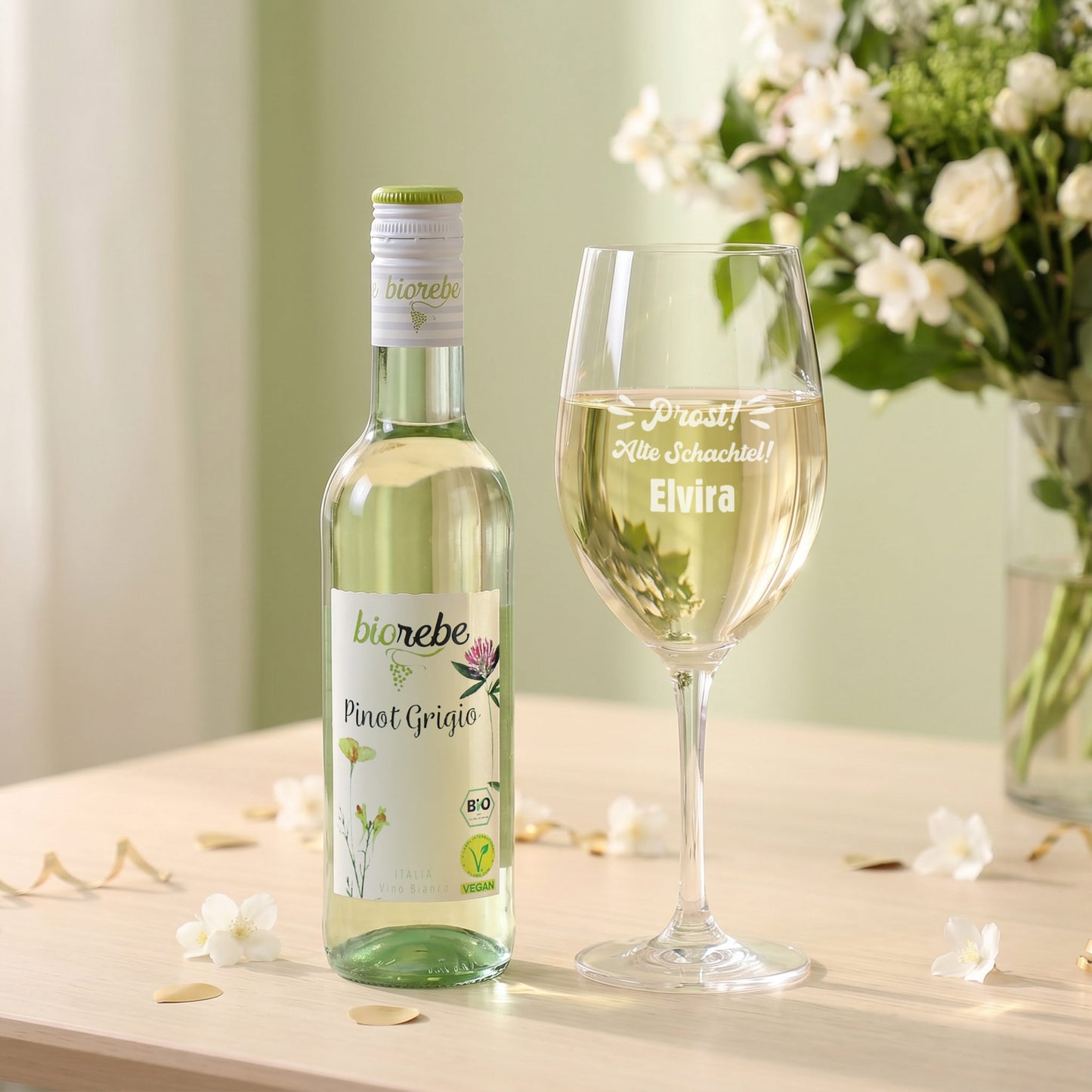 Biorebe Pinot Grigio mit graviertem Leonardo Weißweinglas Prost Alte Schachtel und Name Elvira
