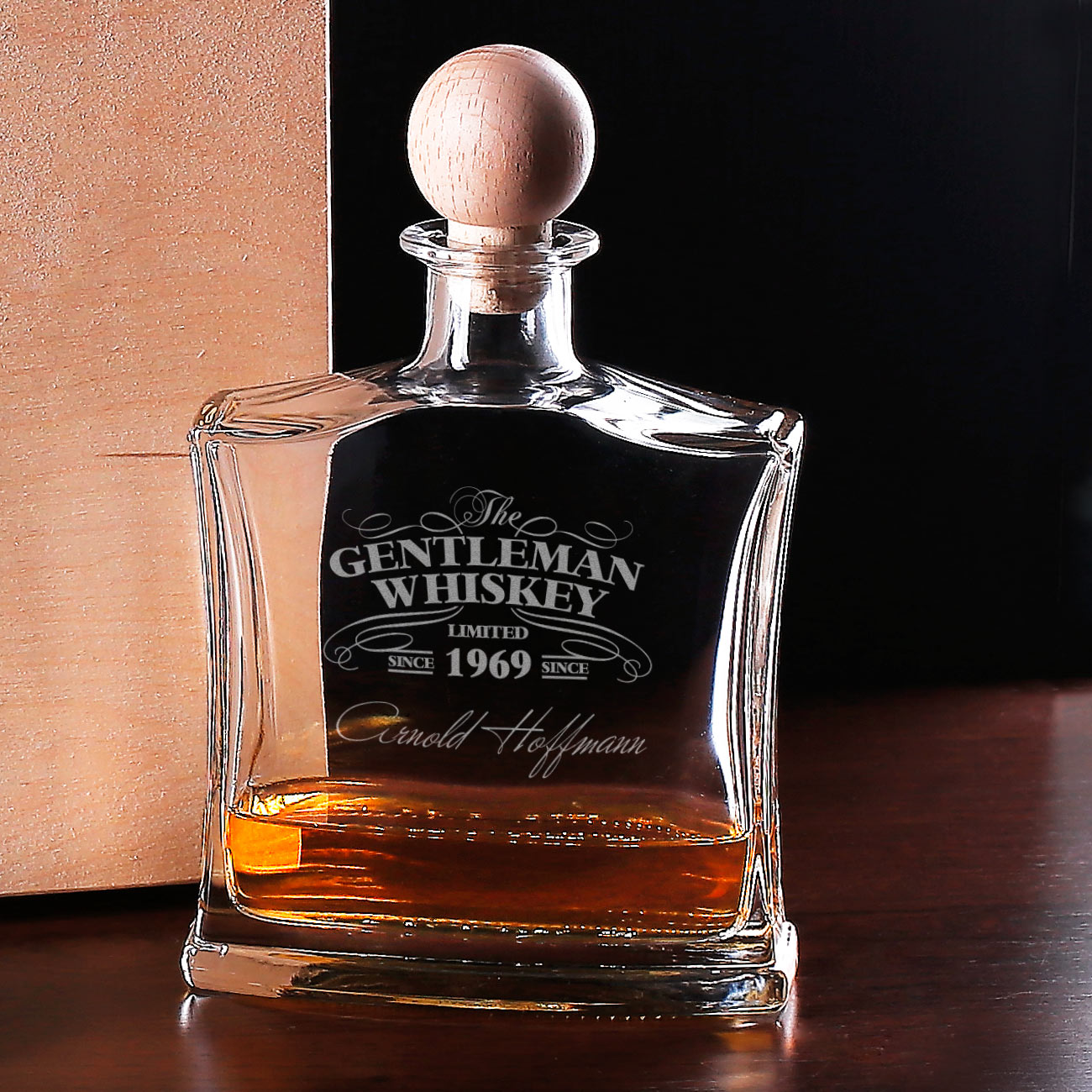 Gravierte Whiskykaraffe mit Ihrem Wunschnamen und Jahr