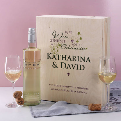 Wein-Geschenkset mit Weinflasche und zwei Gläsern