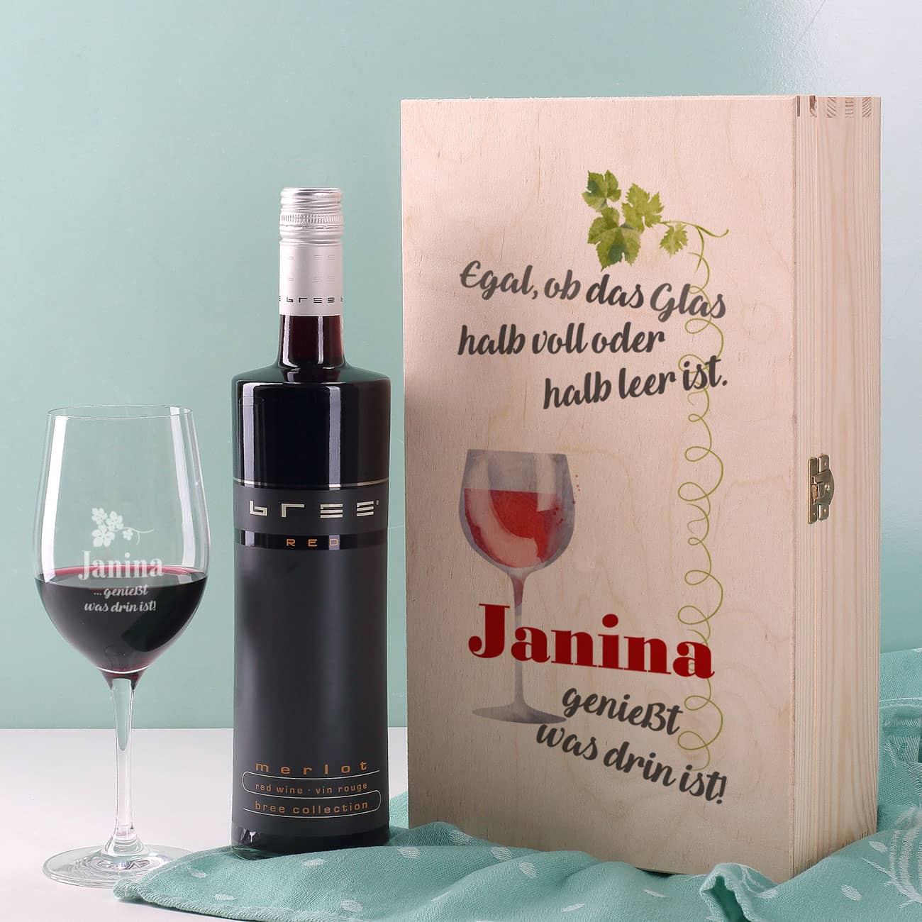 Holzbox, Weinglas und BREE Weinflasche
