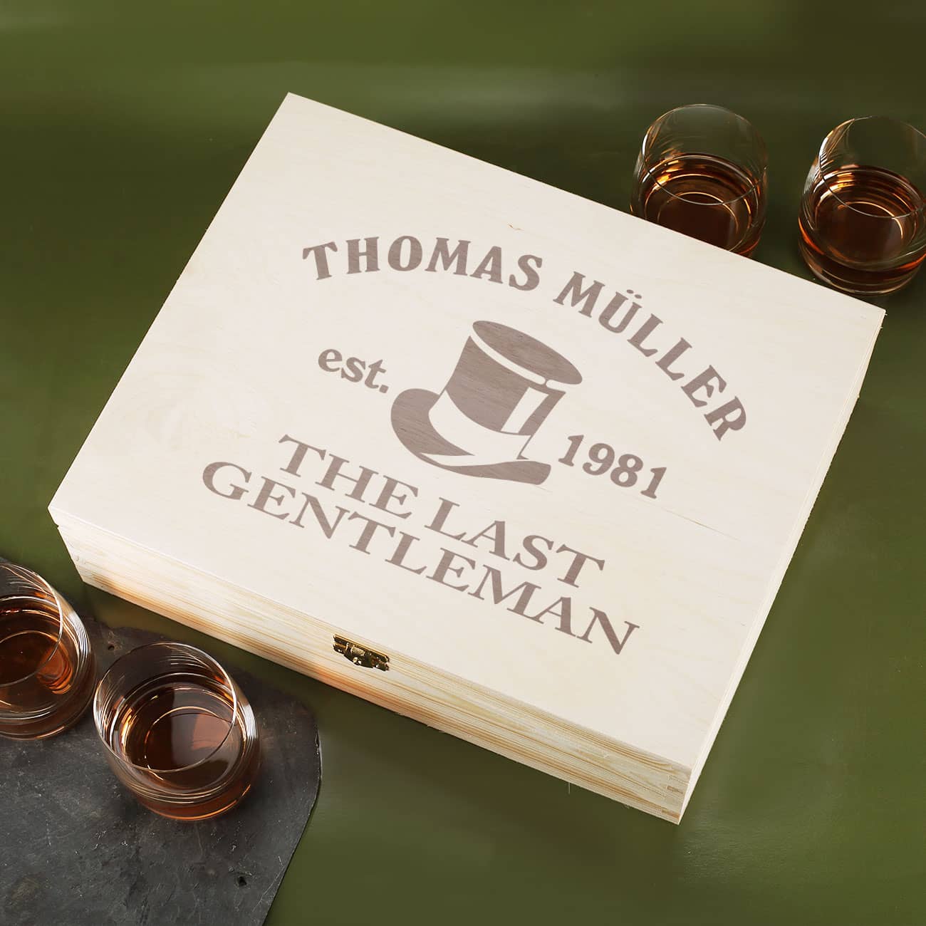 Holzkiste "The Last Gentleman" mit Gravur von Name und Jahr