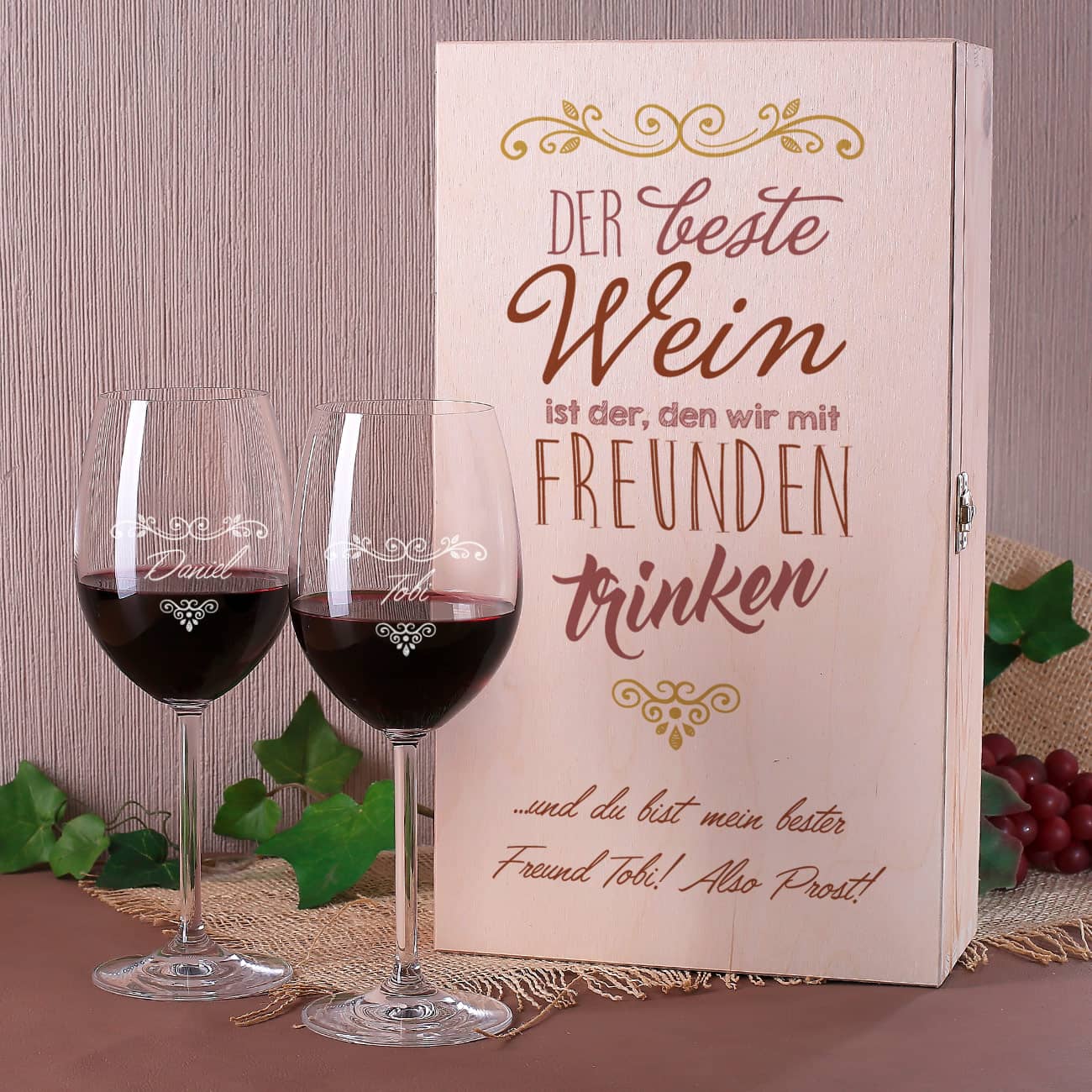 Wein Geschenkset mit Holzbox und zwei Weingläsern