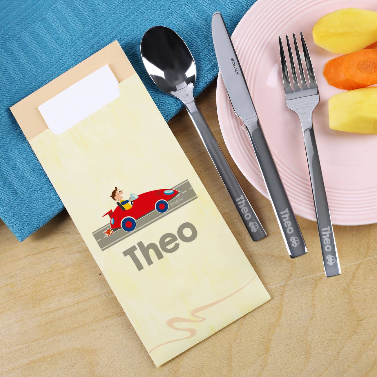 Kinderbesteckt mit Auto und einem Namen Ihrer Wahl