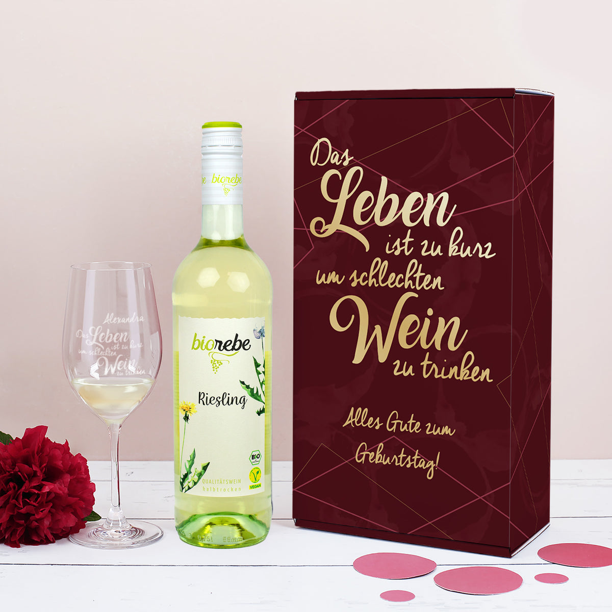 Biorebe Wein und Weinglas in personalisierter Geschenkverpackung