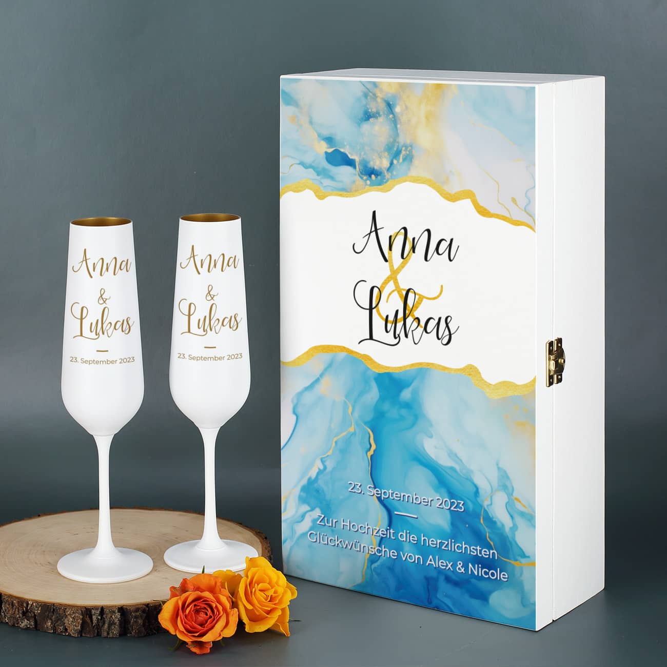Persönlicher Präsent zur Hochzeit mit zwei Sektgläsern und wunderschöner Watercolor-Geschenkverpackung