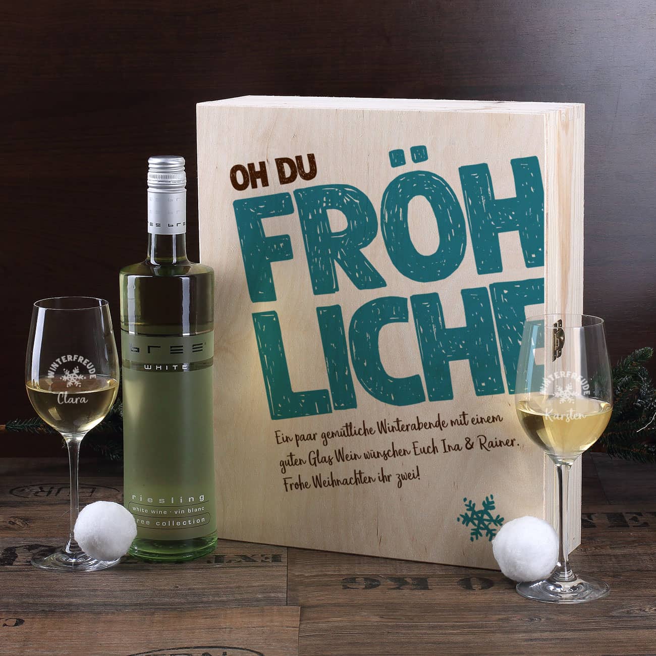 Weihnachtsliches Weinset mit zwei Gläsern