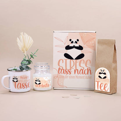 Stress lass nach - Personalisiertes Geschenkset mit Tasse, Tee, Duftkerze und Verpackung
