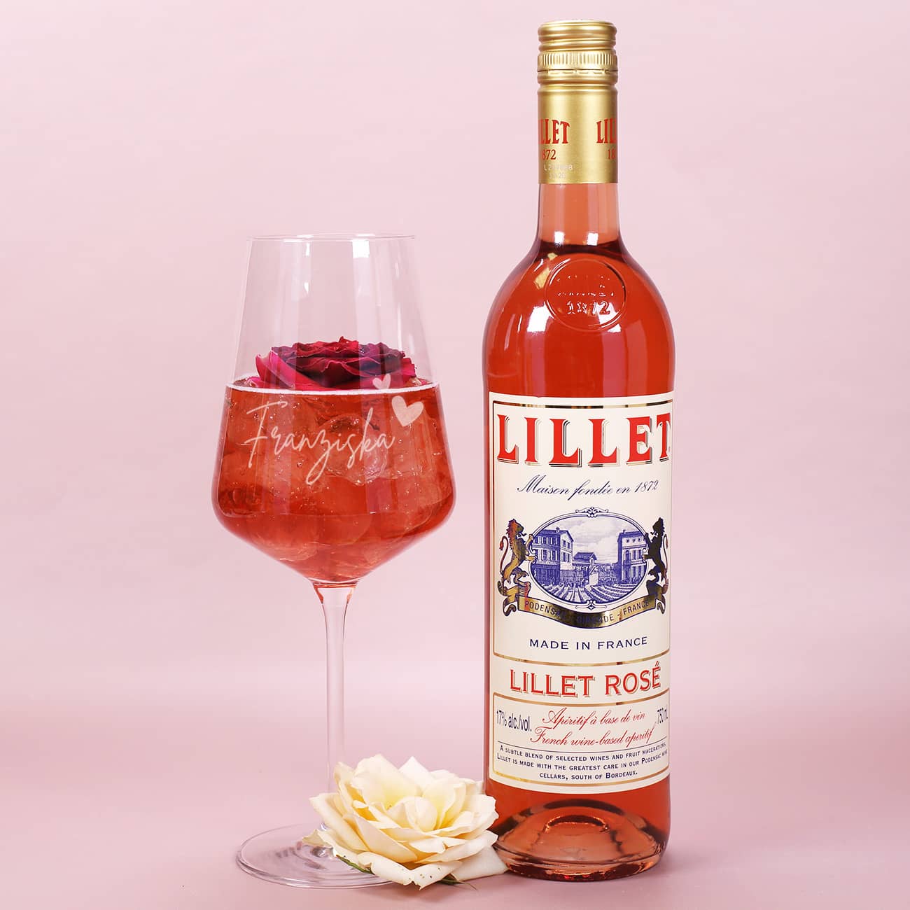 Graviertes Leonardo Weinglas mit einer Flasche Lillet Rosé 0,75L