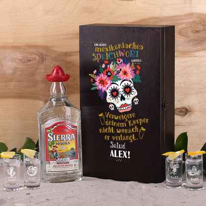 Tequila Geschenk-Set mit 4 gravierten Tequila-Shots in bedruckter Holzkiste mit Tequila Flasche