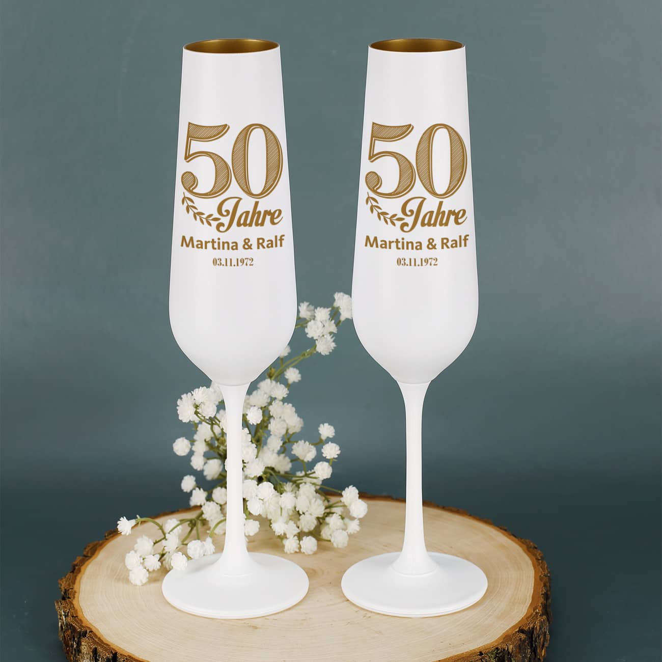 Gravierte Sektgläser zur Goldhochzeit mit Namen und Datum graviert