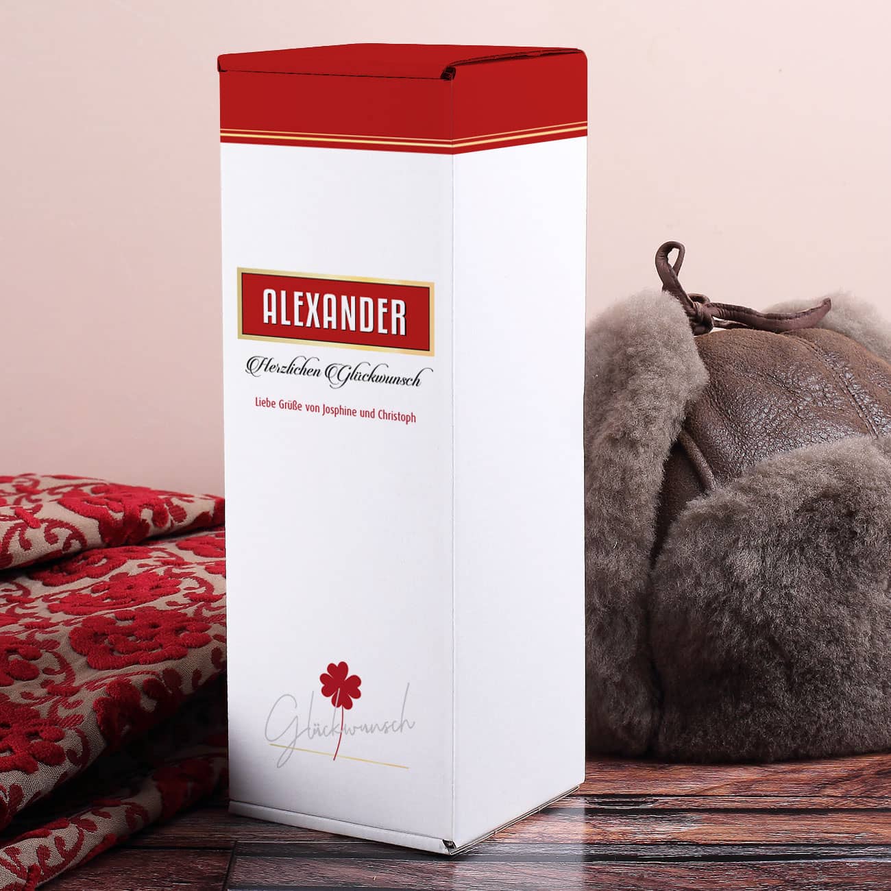 mit Wunschname und Wunschtext bedruckte Geschenkverpackung für ein Smirnoff Geschenk-Set