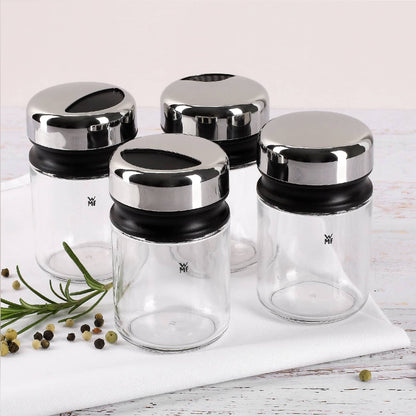 Vier Streuer mit verschiedenen Aufsätzen