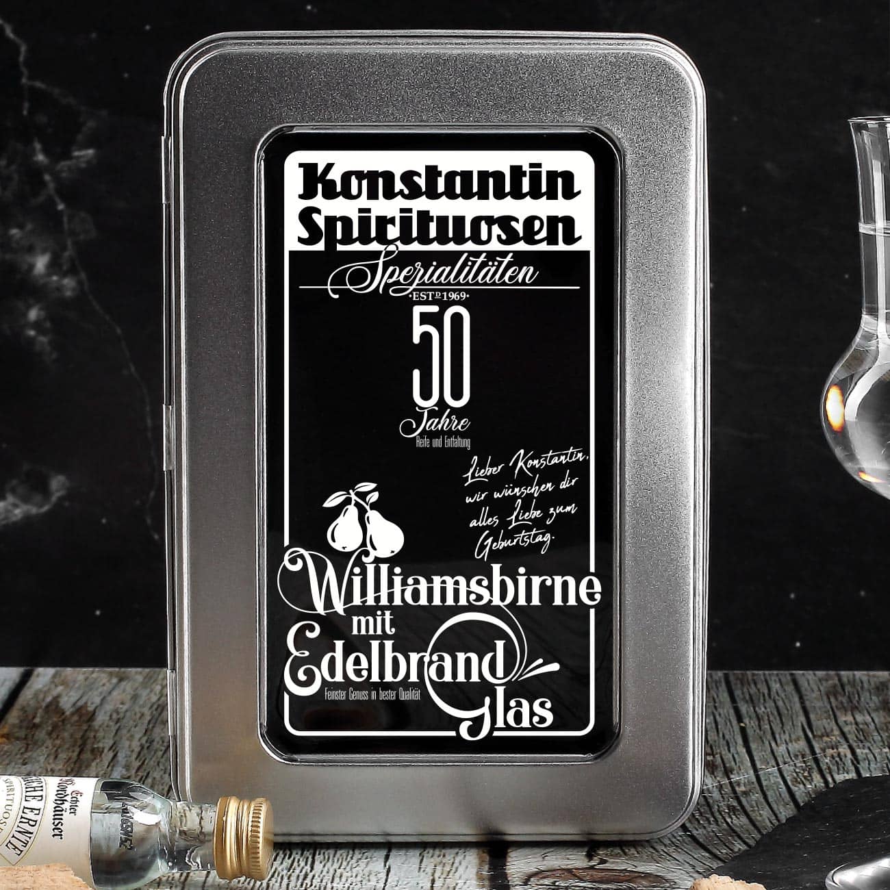 Metallkiste bedruckt mit notalgischem Motiv was an ein altes Schaufenster erinnern soll