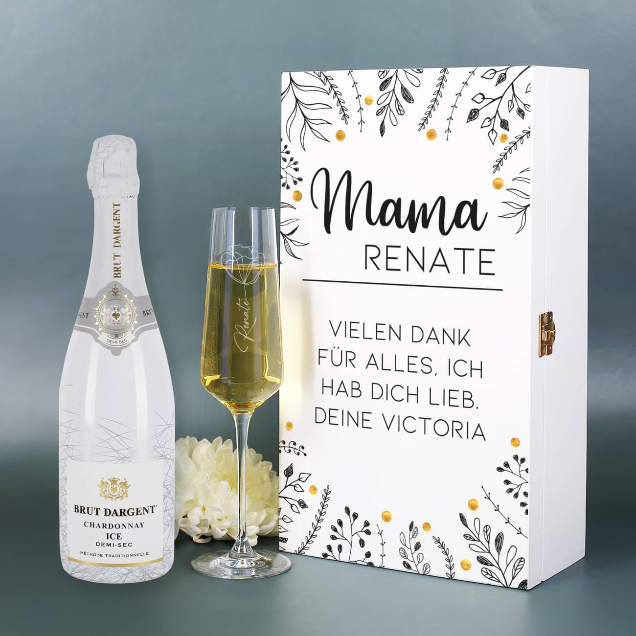 Geschenkset zum Muttertag bestehend aus Flasche Sekt, graviertem Sektglas und Geschenkverpackung