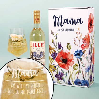 Lillet Geschenkset zum Muttertag mit Geschenkbox und gravierten Leonardo-Weinglas "Die Welt ist schön, weil die mit drauf bist"