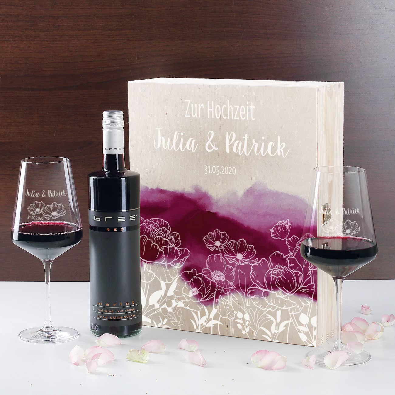 Rotwein-Geschenkset zur Hochzeit mit bedruckter Holzbox und Weingläsern