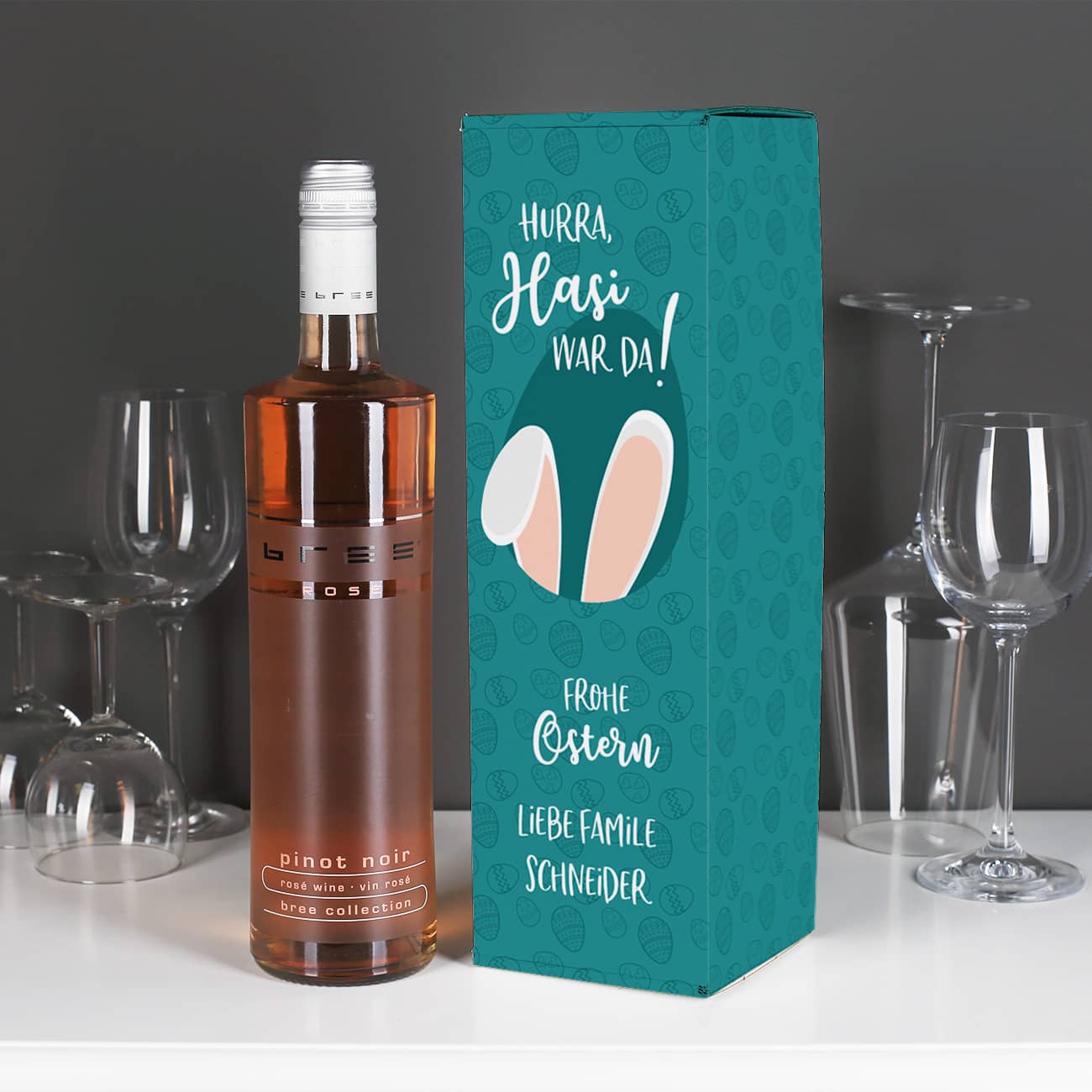 Roséwein zu Ostern in Geschenkverpackung mit Personalisierung