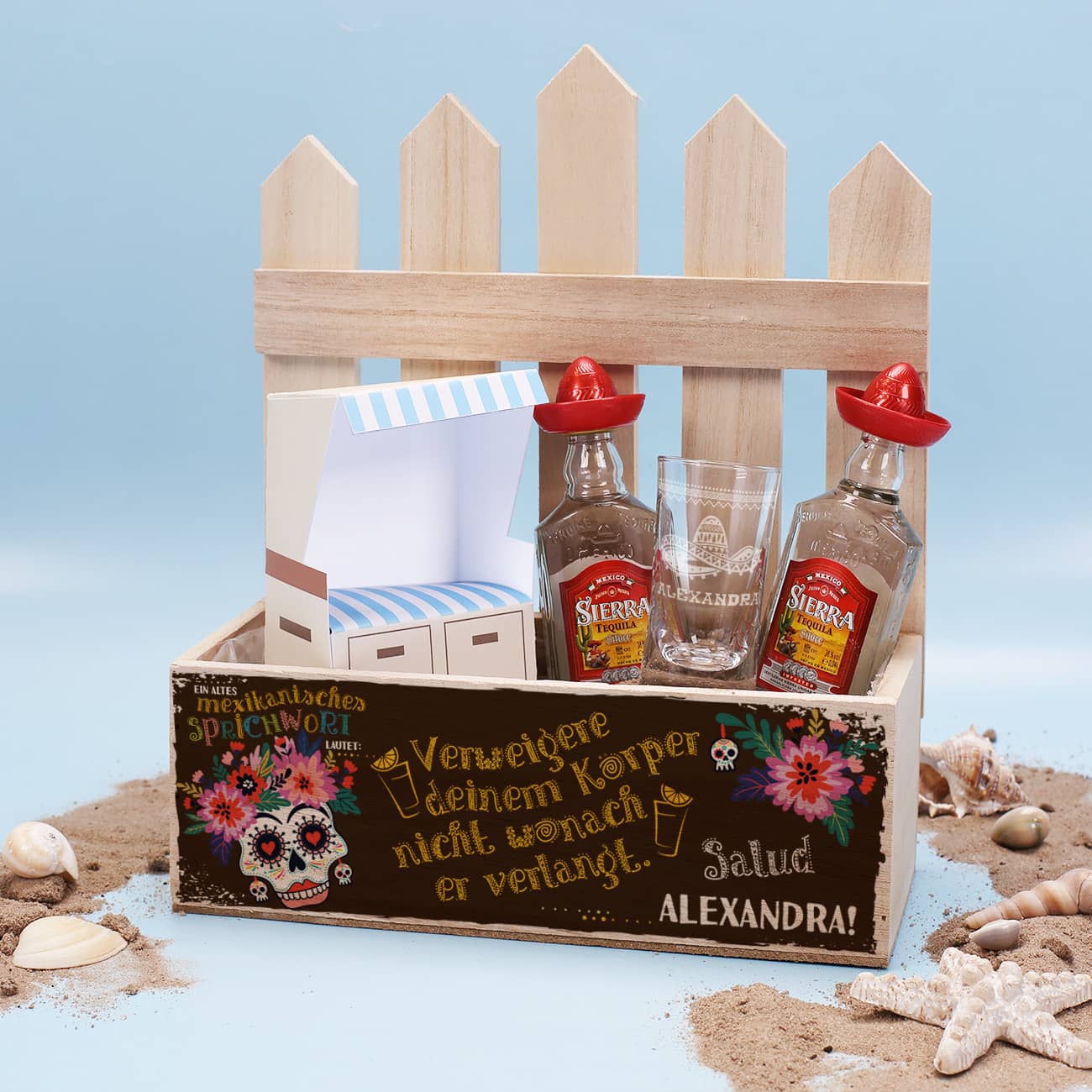 Pflanzkiste mit mexikanischem Motiv, zwei Mini Tequila und graviertem Schnapsglas
