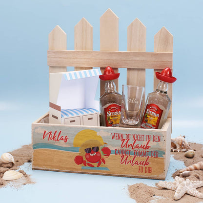 Pflanzkorb mit Urlaubsfeeling - mit Name, zwei Tequila und Schnapsglas