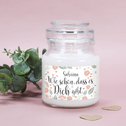 Duftkerze mit personalisiertem Etikett "Wie schön, dass es dich gibt" mit Name als Druck