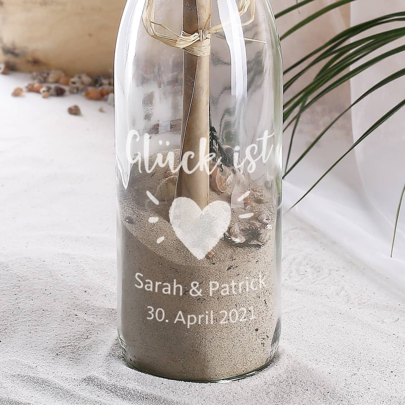 Glück ist... Flaschenpost mit 2 Zeilen Wunschtext graviert
