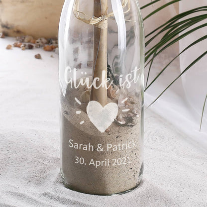 Glück ist... Flaschenpost mit 2 Zeilen Wunschtext graviert