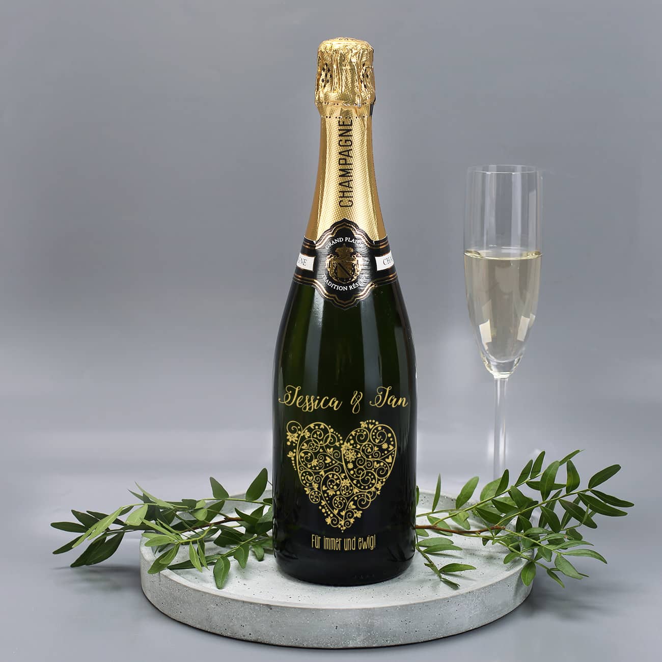 Persönlich gravierte Champagnerflasche zum Valentinstag