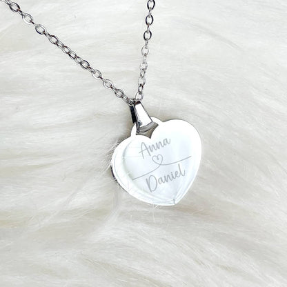 Herzkette mit Gravur zweier Namen und Herz