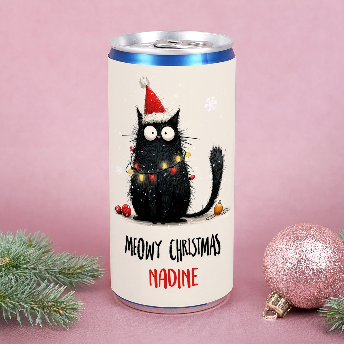 Personalisierte Prosecco-Dose Meowy Christmas mit Katze und Name Nadine im Weihnachtsmotiv